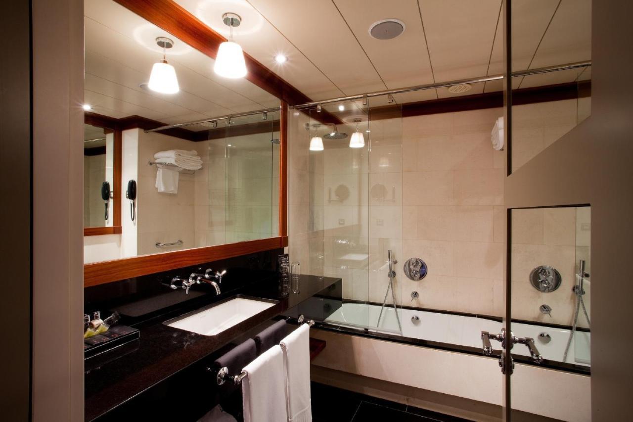 1898 Hotel 4*